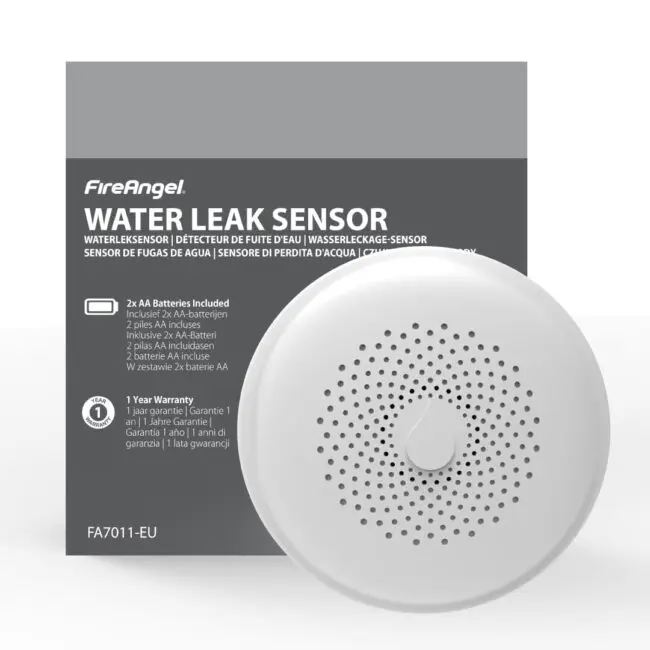 Round white FA7011-EUX4 water leak sensor shown in front of grey packaging.